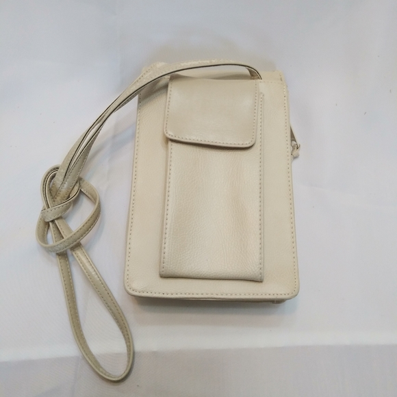 Liz Claiborne crossbody wallet - Picture 5 of 6
